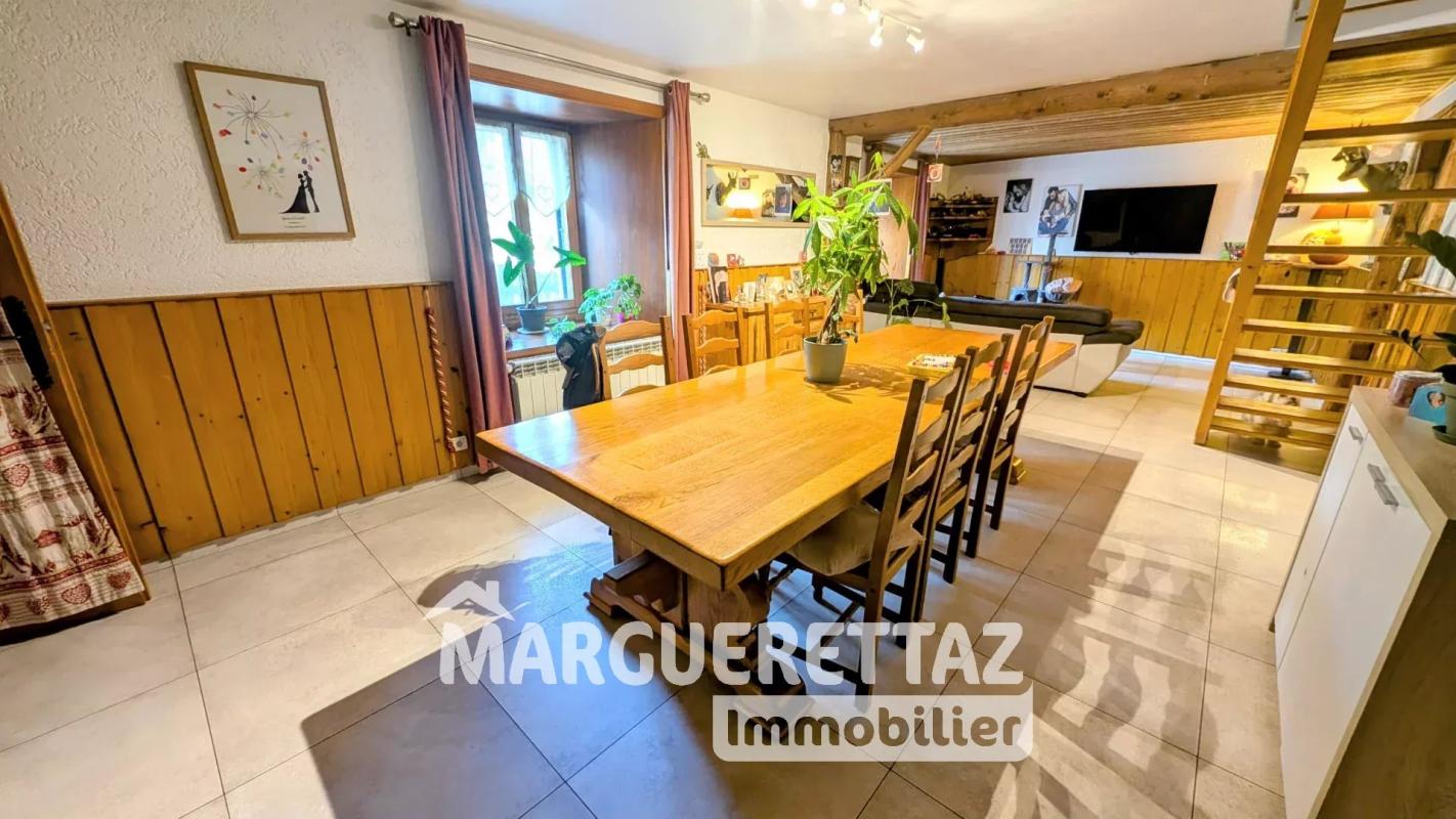Ferme rénovée de 180m² avec 4 chambres - Photo 3
