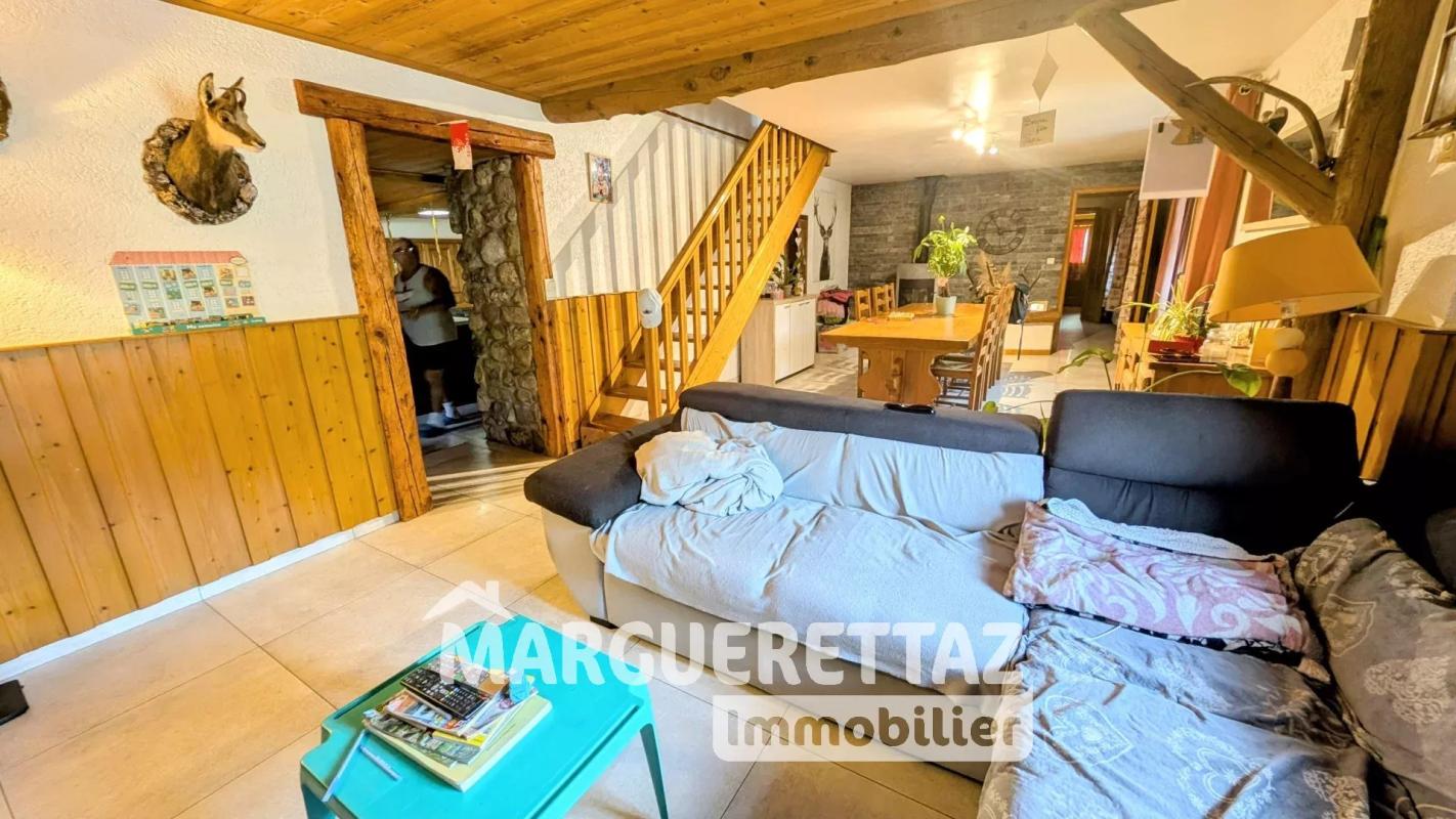 Ferme rénovée de 180m² avec 4 chambres - Photo 4