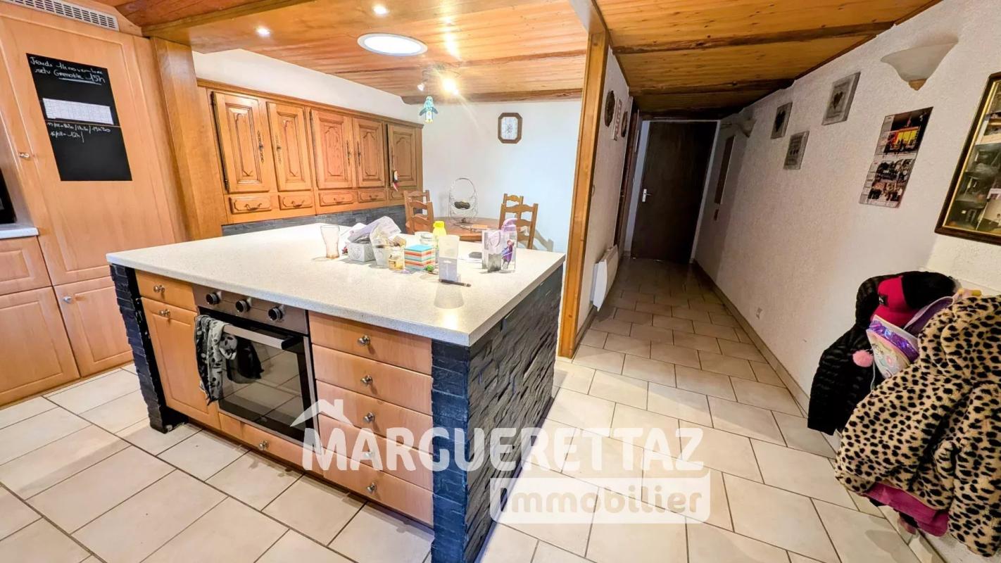 Ferme rénovée de 180m² avec 4 chambres - Photo 5