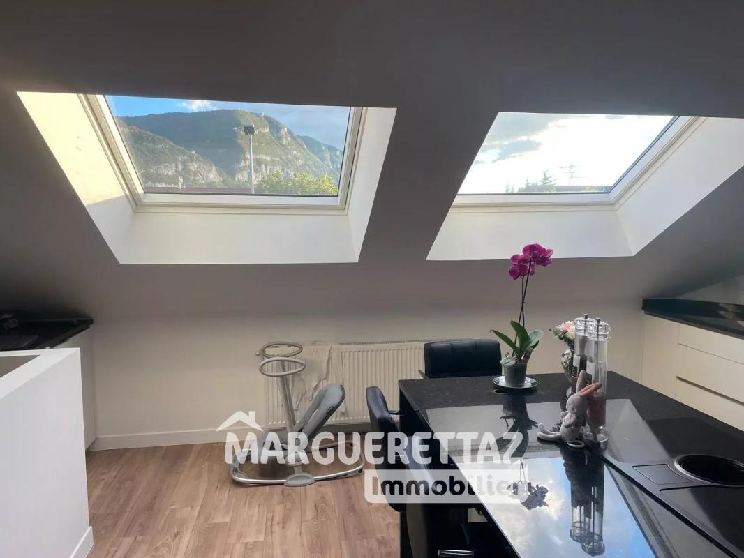 MAISON 9 PIECES 255 m² – 6 SUITES + T3 INDEPENDANT - Photo 3
