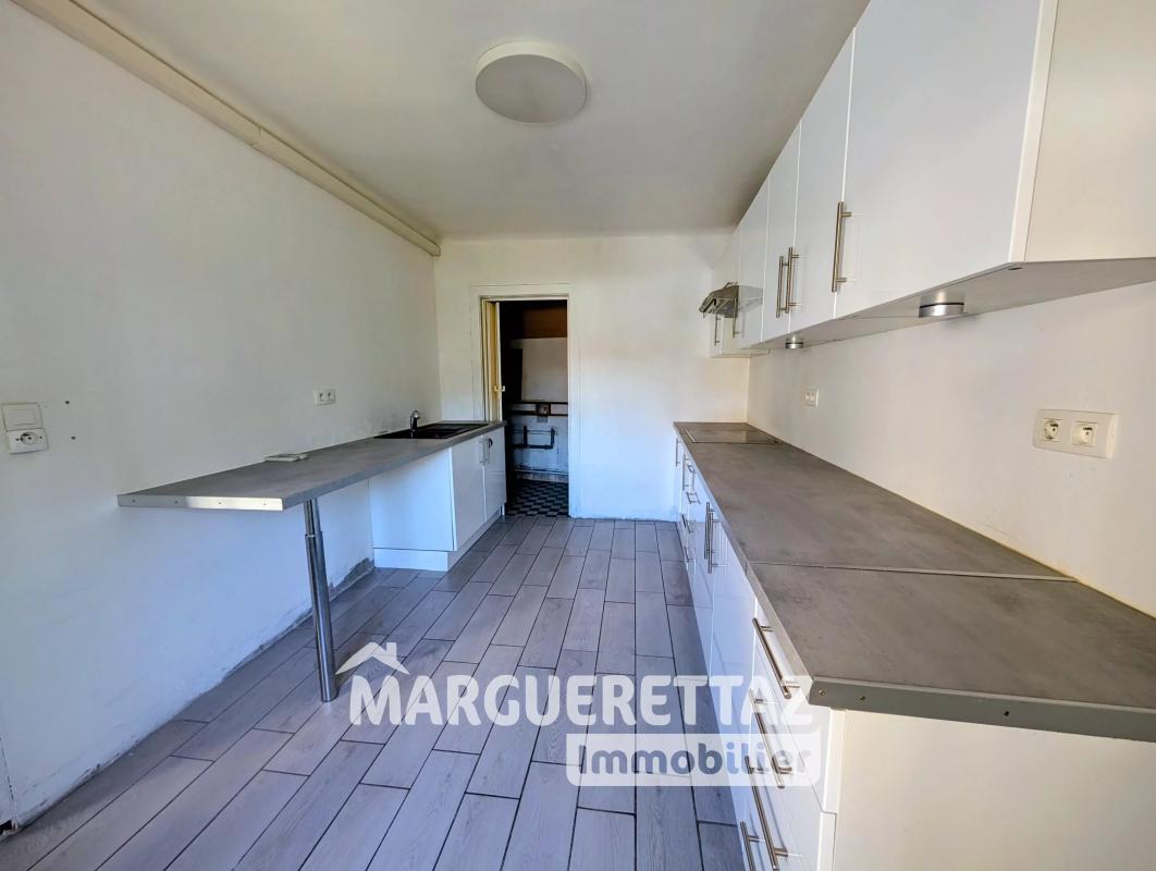 Maison de village mitoyenne - St Jeoire 115m² / garage / pas d'exterieur - Photo 4
