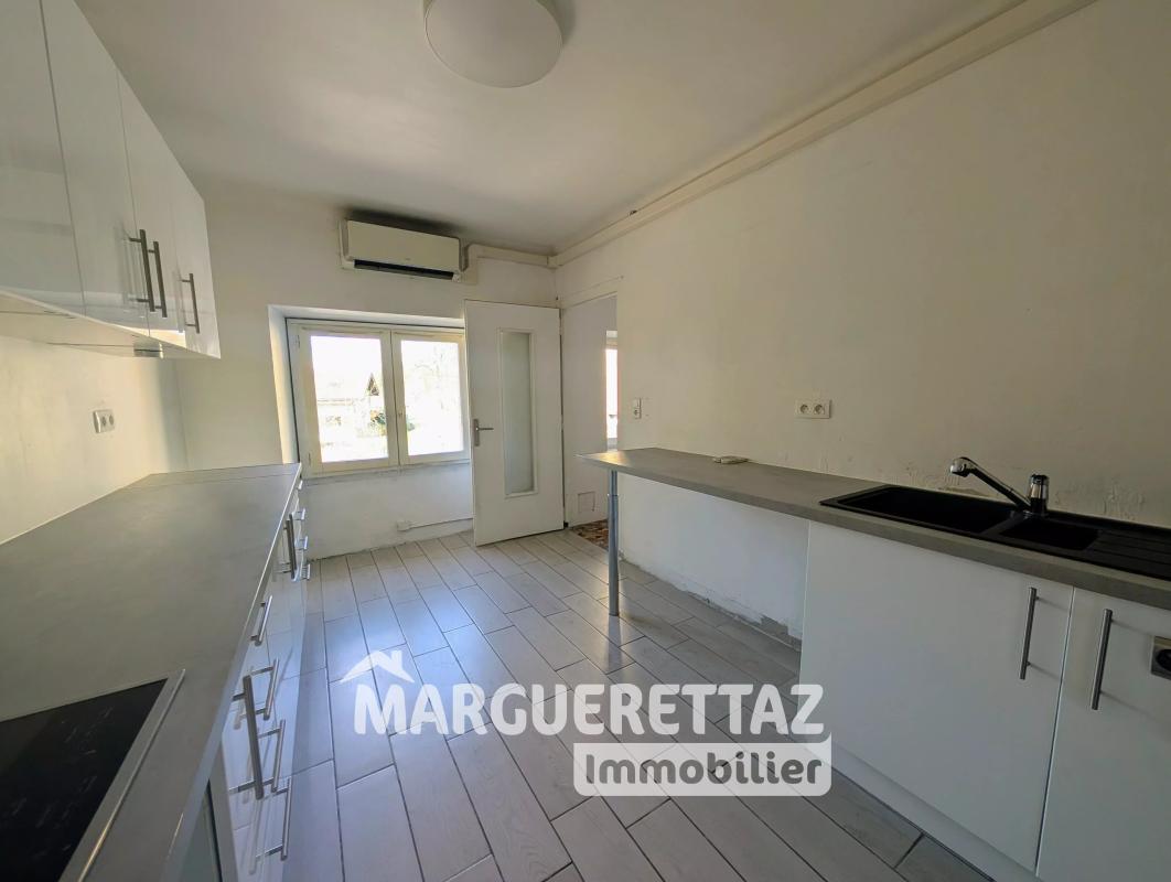 Maison de village mitoyenne - St Jeoire 115m² / garage / pas d'exterieur - Photo 5