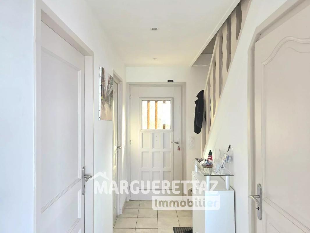 CHALET 240 M² AVEC PISCINE + 2 STUDIOS - Photo 5