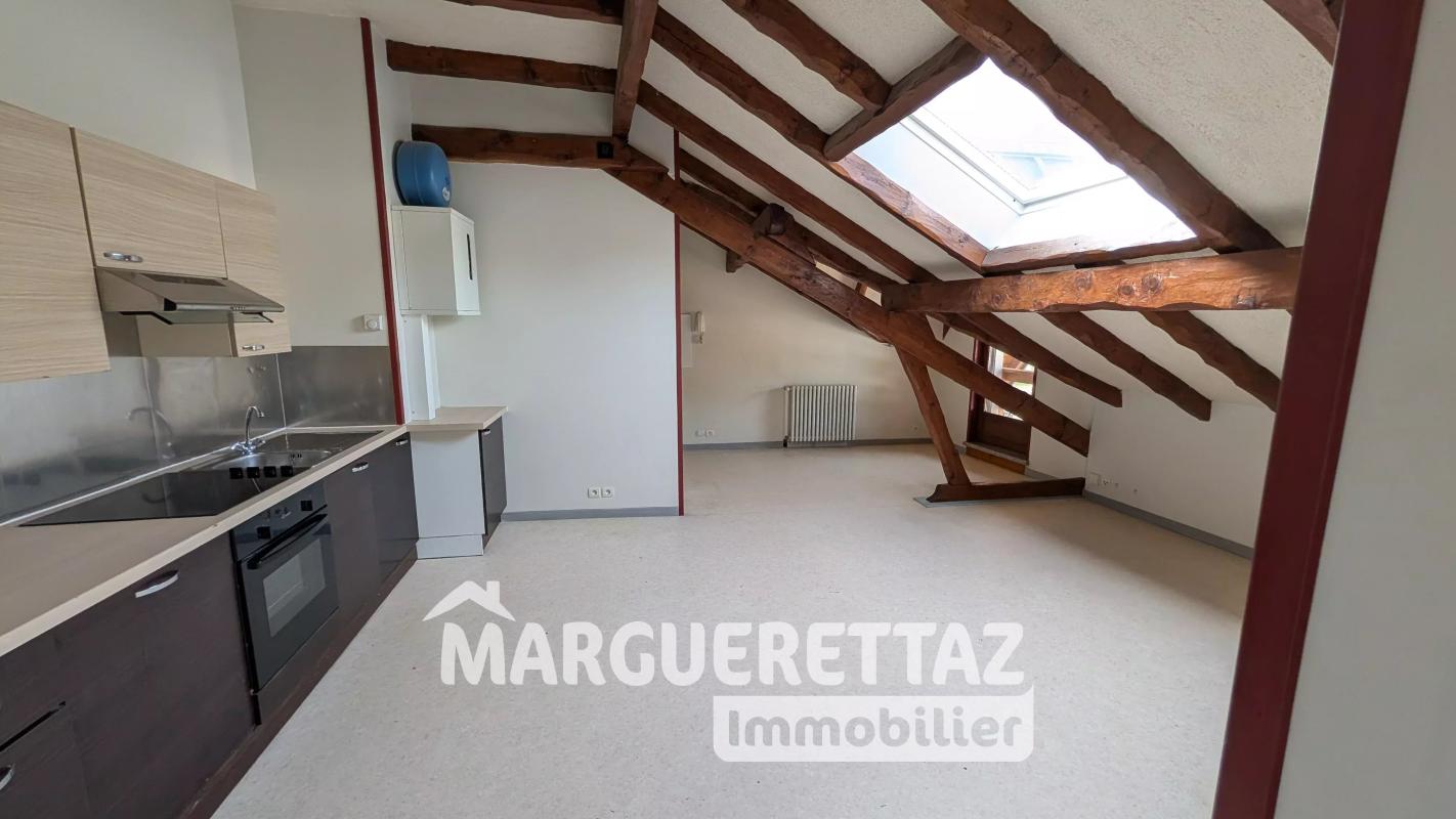 Appartement T2 dernier étage centre village - Photo 2