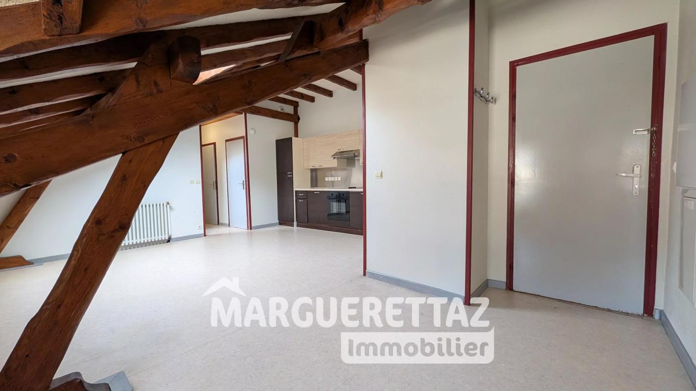 Appartement T2 dernier étage centre village - Photo 3