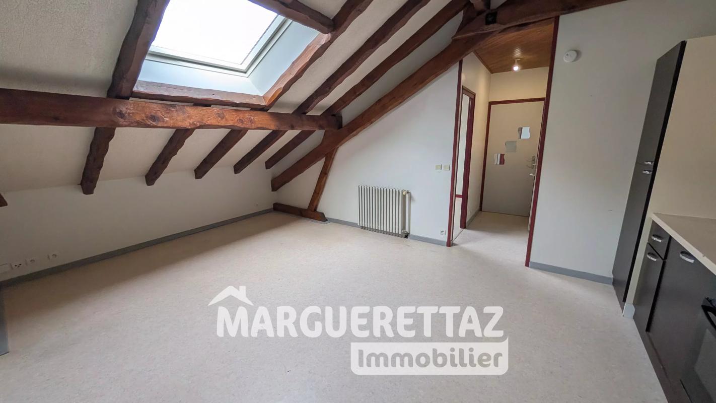 Appartement T2 dernier étage centre village - Photo 4