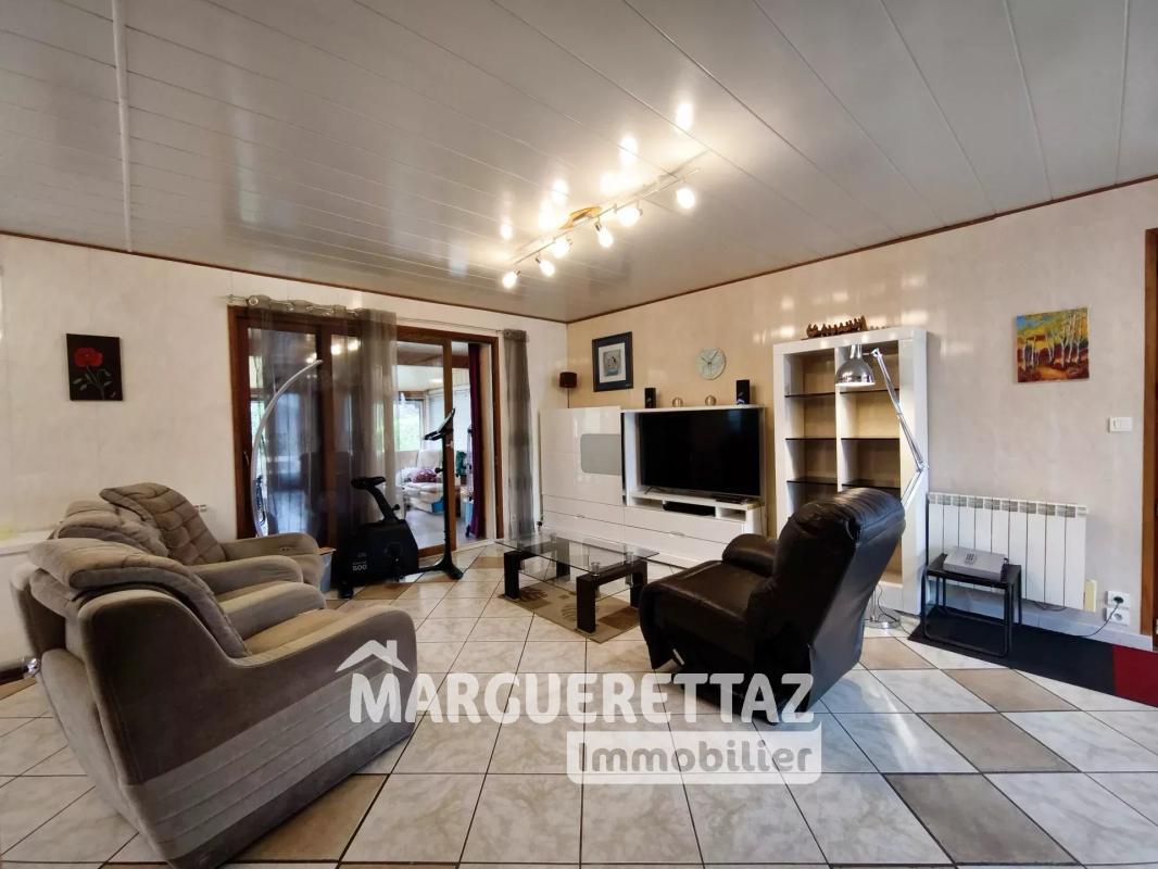 Maison 8 pièces avec atelier, parking goudronné et petit chalet - Photo 5