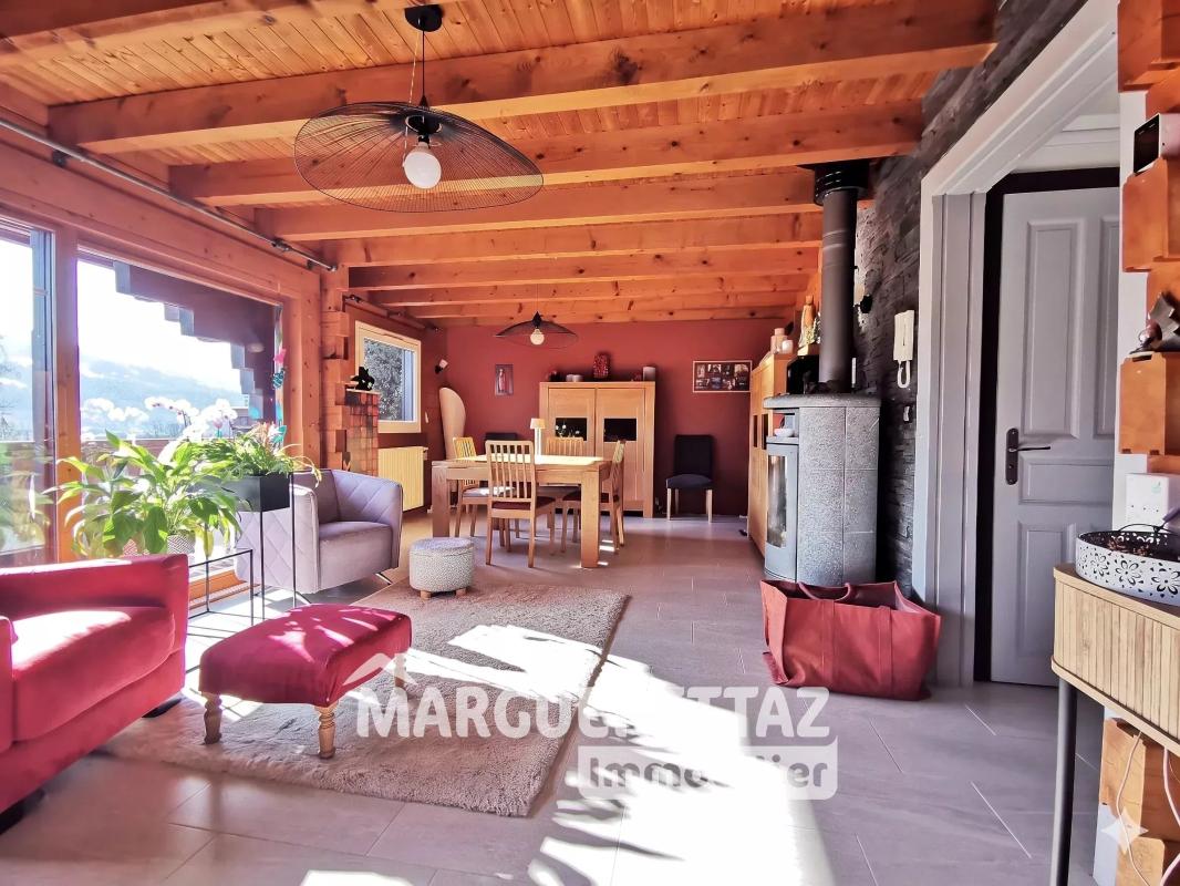 Chalet - vue dégagée - calme - 164 m² habitables - 2705 m² de terrain clôturé - Cœur de Boëge ! - Photo 3