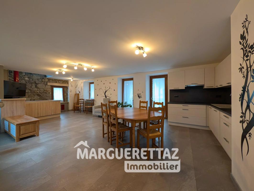 MAISON DE VILLAGE EN PIERRE EN PLEIN COEUR DE BOEGE - Photo 3