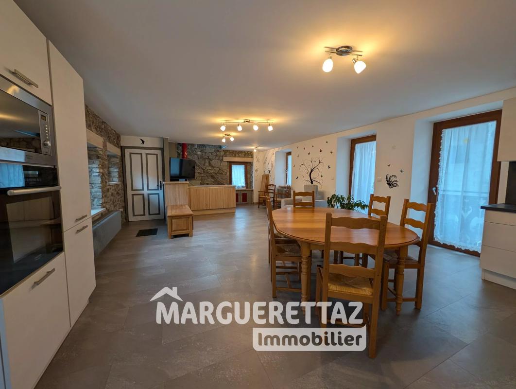MAISON DE VILLAGE EN PIERRE EN PLEIN COEUR DE BOEGE - Photo 4
