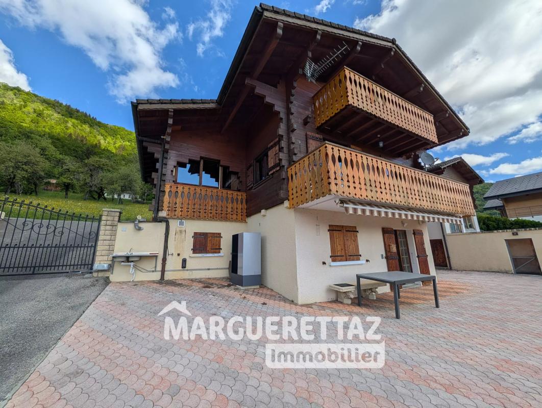 A ONNION CHALET AUTHENTIQUE FACE AU MONT-BLANC - Photo 5