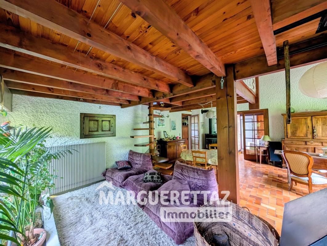 Maison de 115m² avec dépendances et garages - 2400m² terrain - St Jeoire - Photo 4