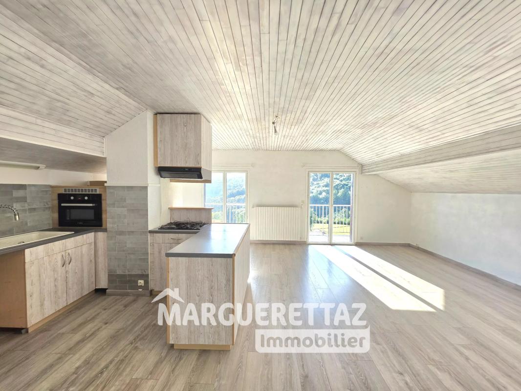 APPARTEMENT T3 - GARAGE - JARDIN - Photo 3
