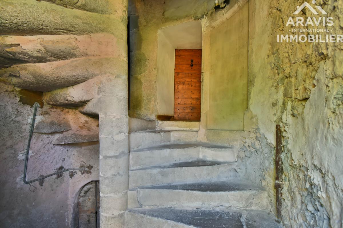 Maison de caractère du XVIIe siècle à rénover - Photo 3