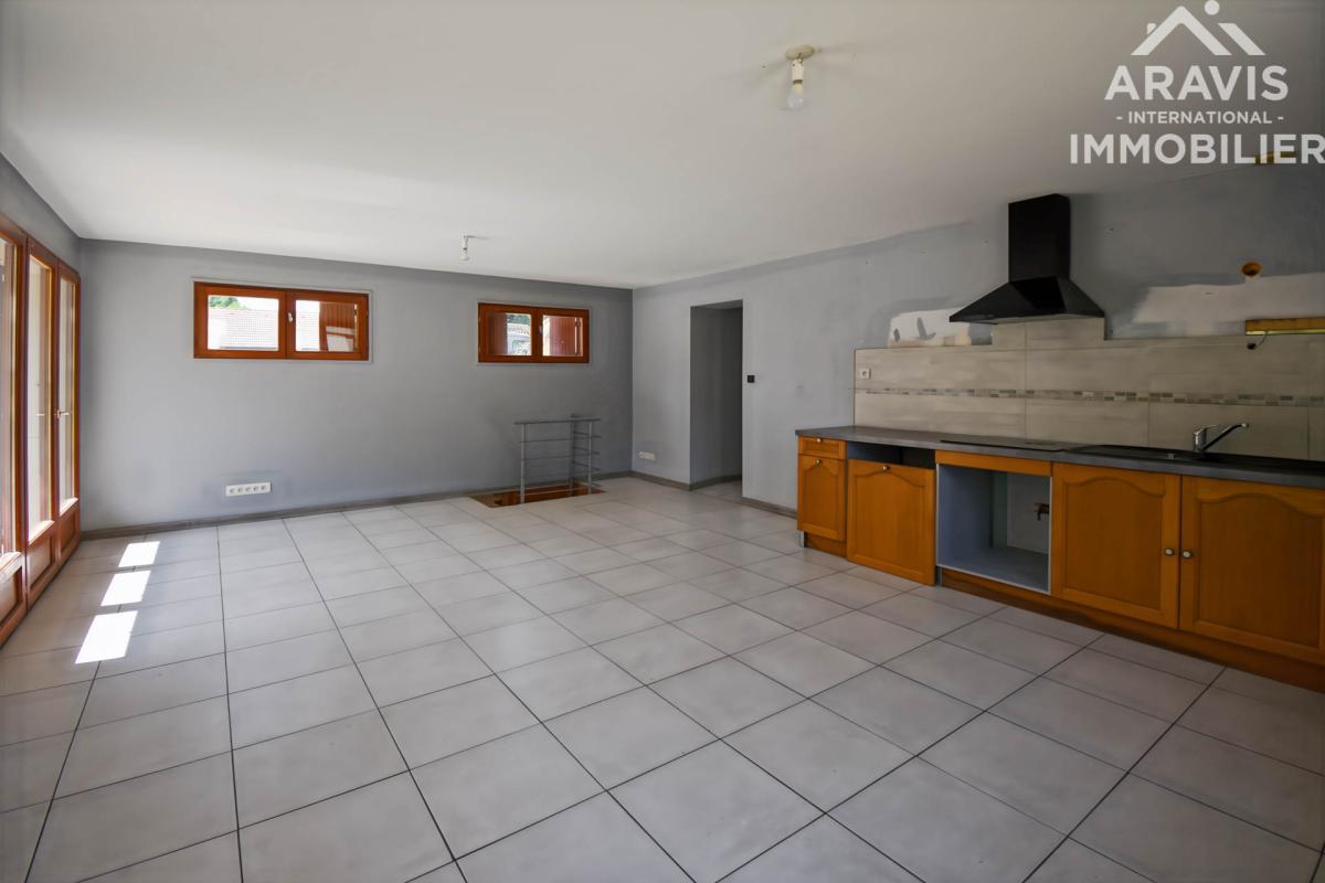 Petite maison individuelle avec jardin - Photo 2