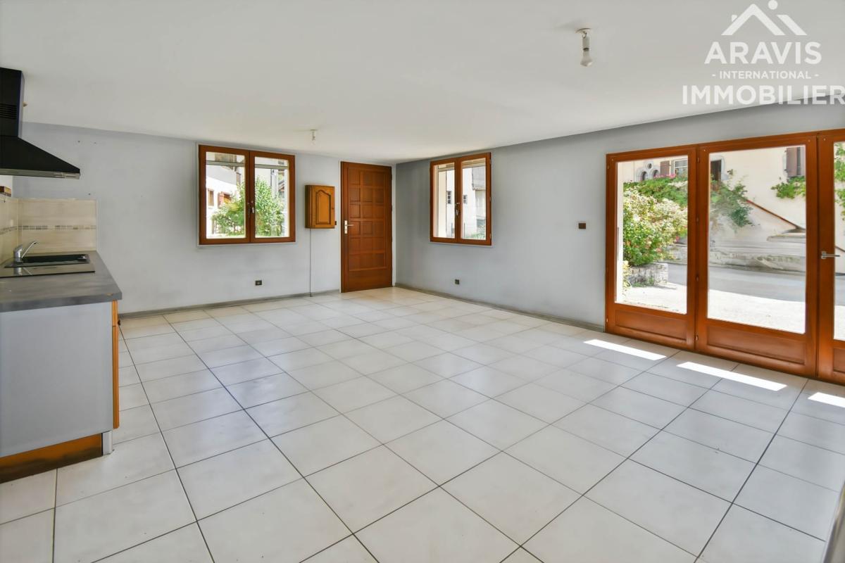 Petite maison individuelle avec jardin - Photo 3
