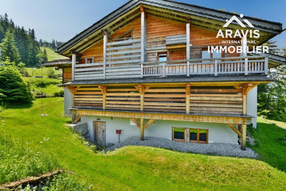 Skis au pieds, chalet au fort potentiel ! - Photo 3