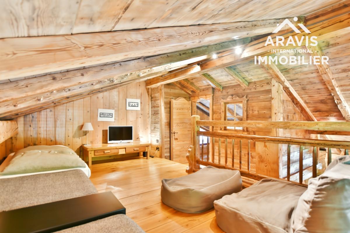 Skis au pieds, chalet au fort potentiel ! - Photo 4