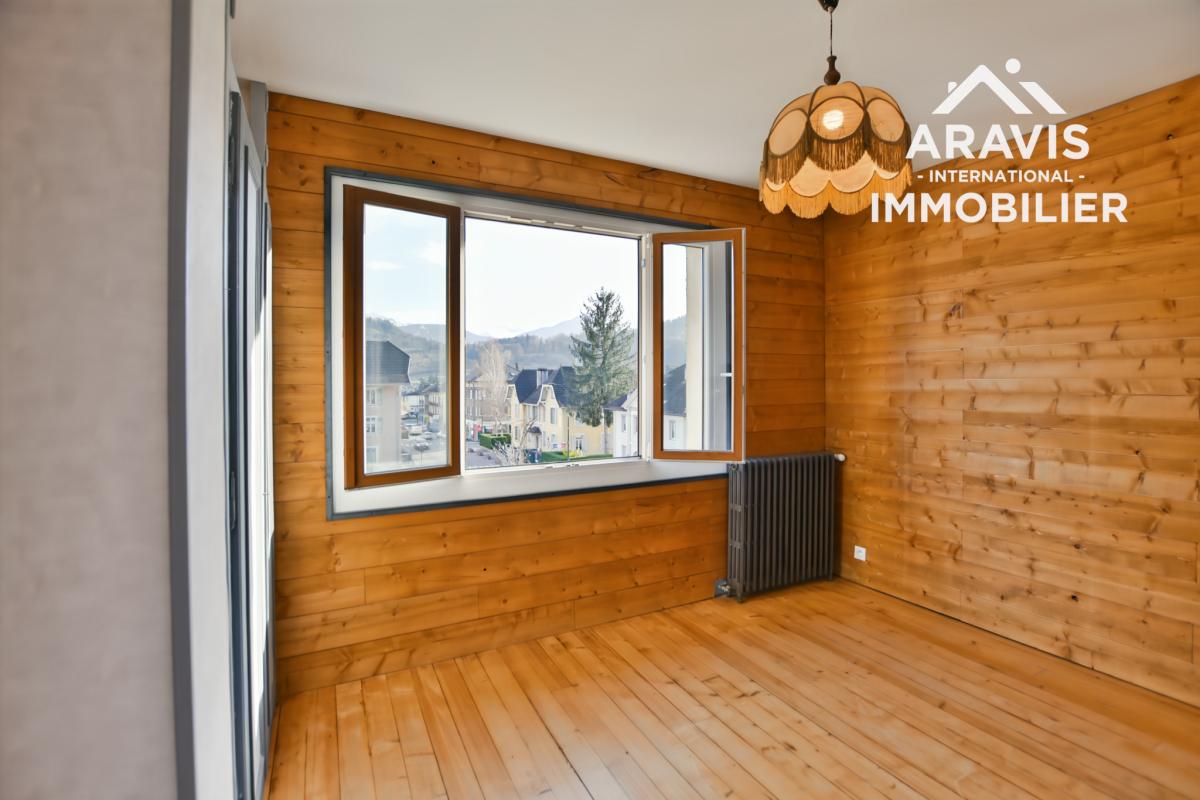 Appartement Au Dernier Etage Avenue des Thézières Avec Vue - Photo 3