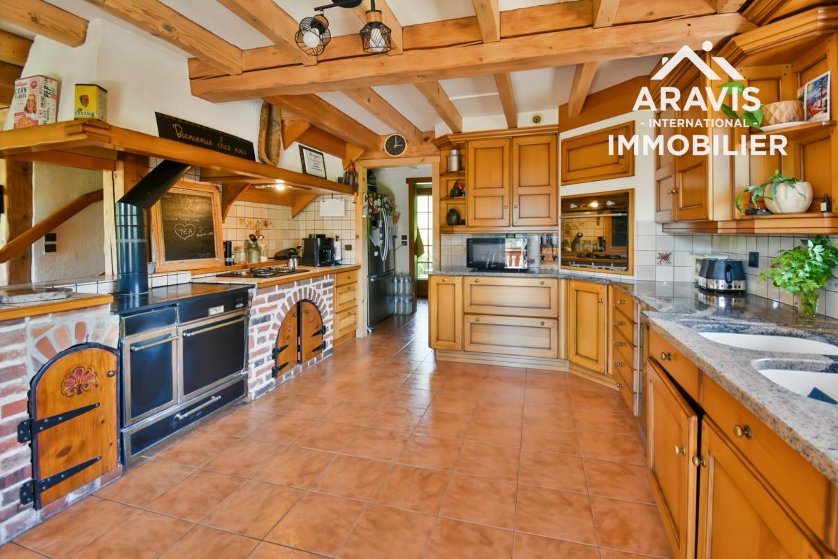 Chalet familial avec vue dégagée et piscine - Photo 4