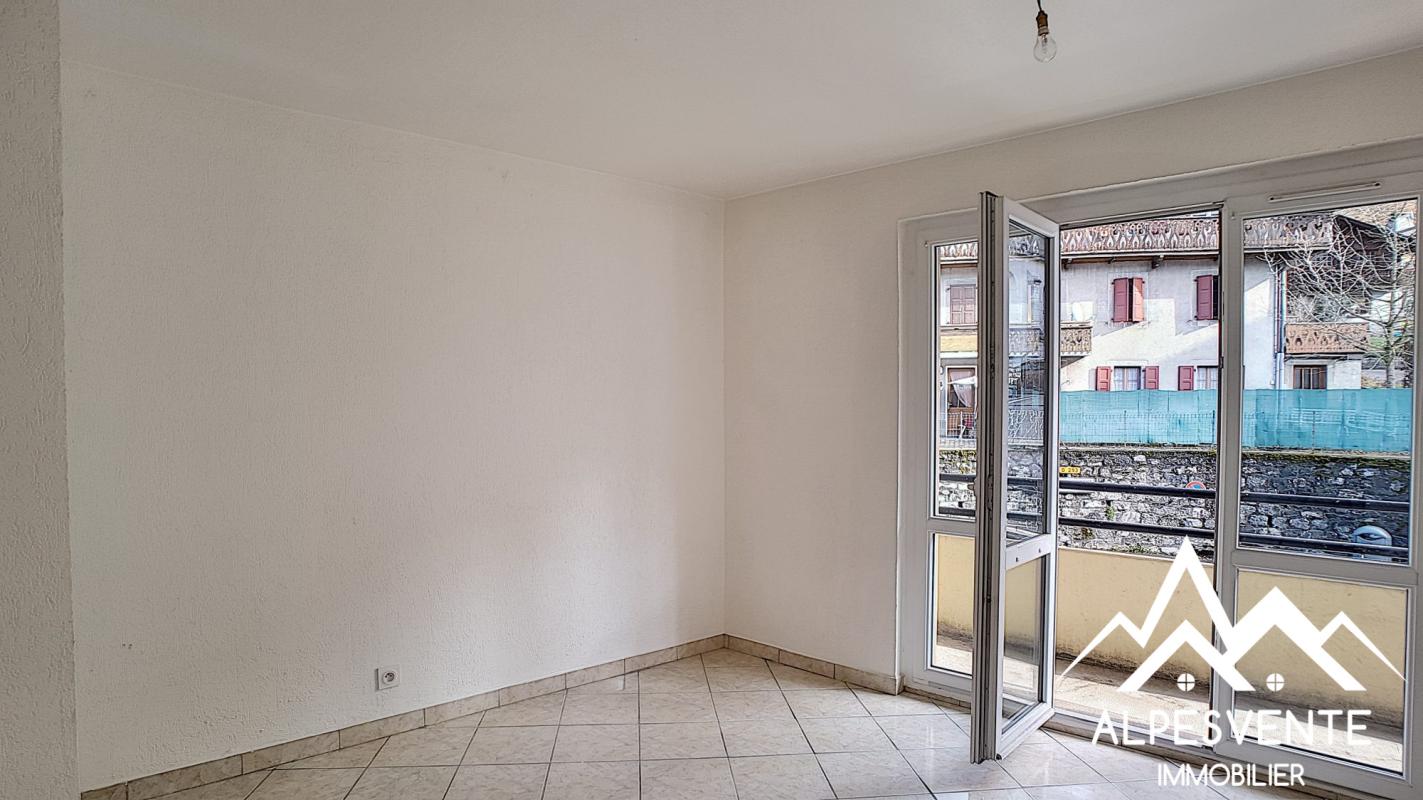 A LOUER A L'ANNEE APPARTEMENT DE 2 CHAMBRES - Photo 3