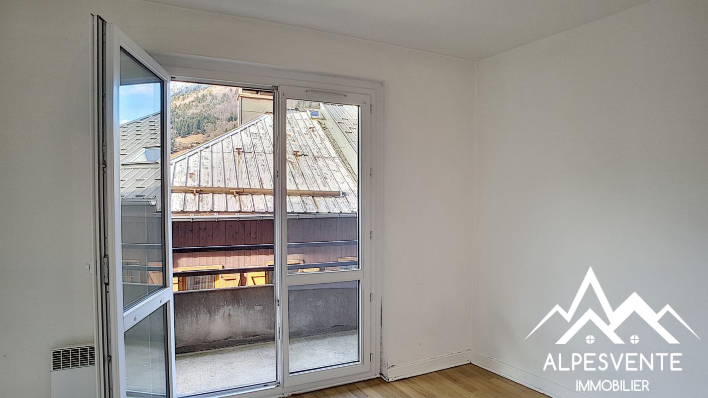 A LOUER A L'ANNEE APPARTEMENT DE 2 CHAMBRES - Photo 4
