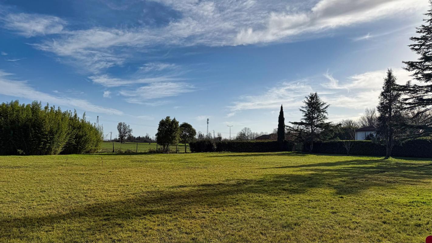 Terrain — Saint-Jean-de-Rives