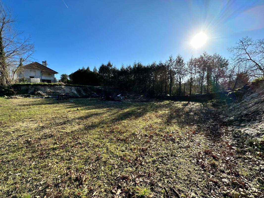 Terrain — Montcourt-Fromonville