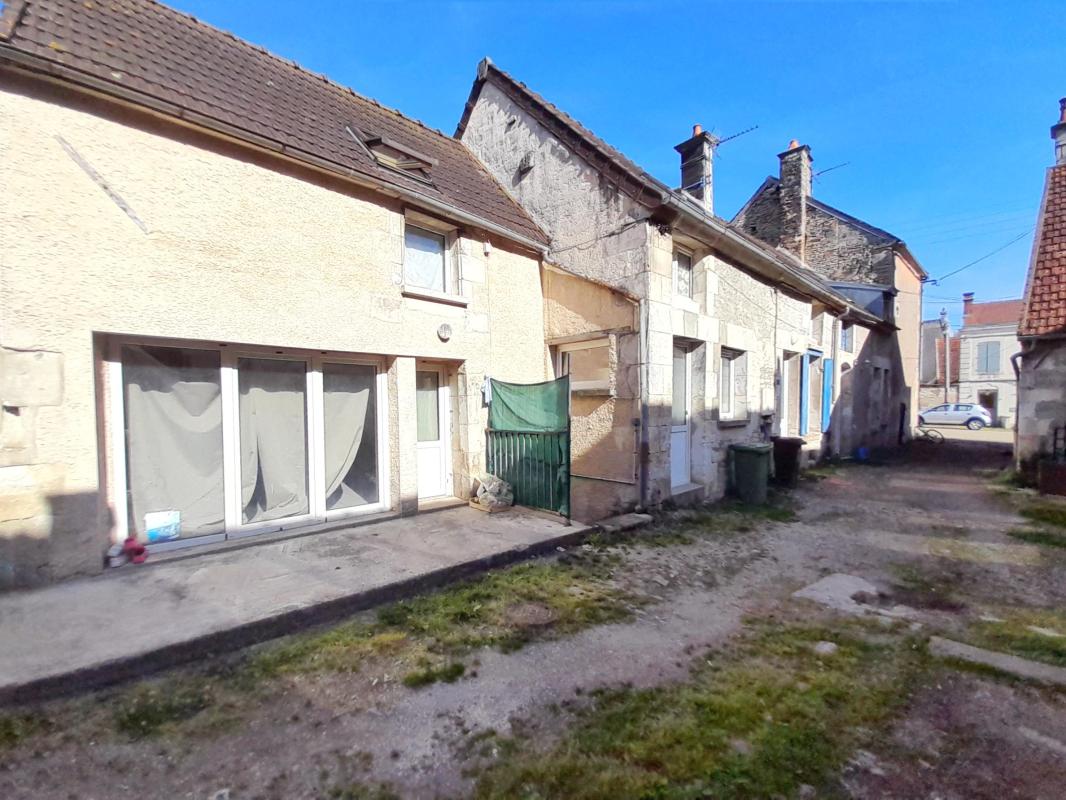 Immeuble 203m² — Courson-les-Carrières