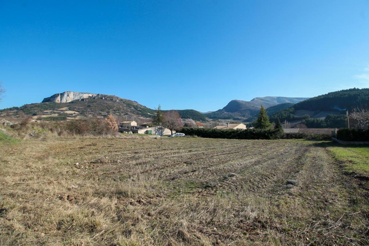 Terrain — Mévouillon