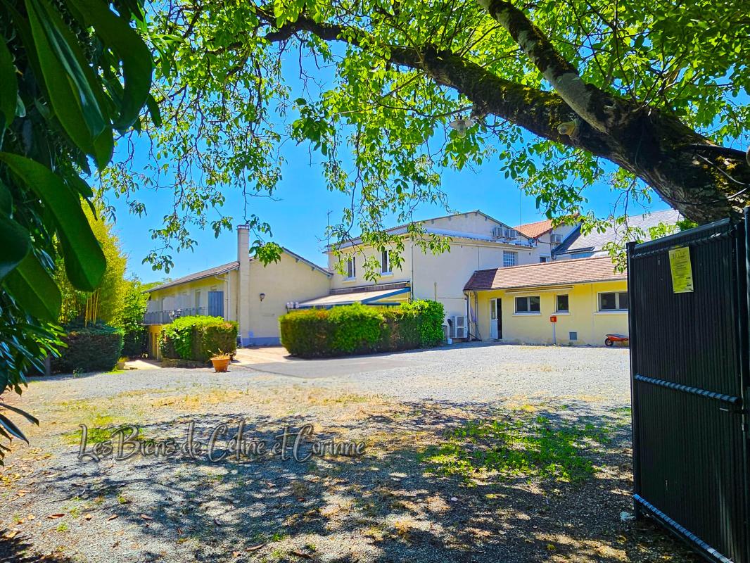 Immeuble 800m² — Sorges et Ligueux en Périgord
