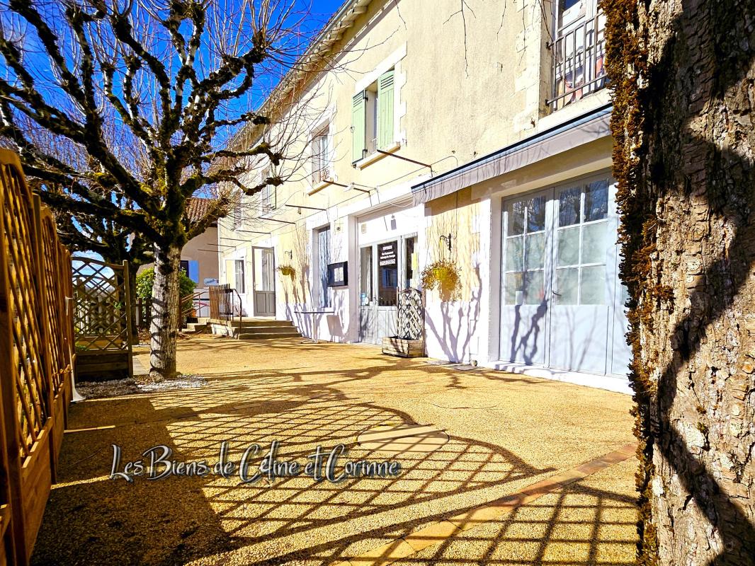 Immeuble 266m² — Saint-Jory-de-Chalais