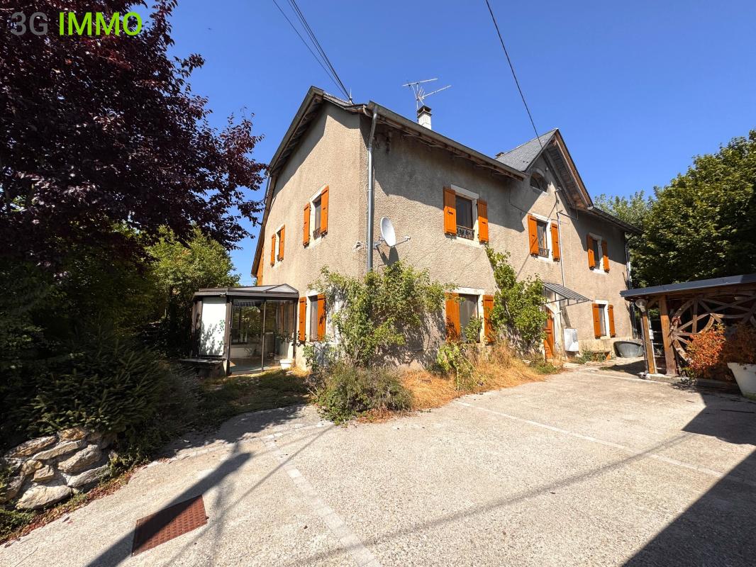 Maison de village 8 pièces