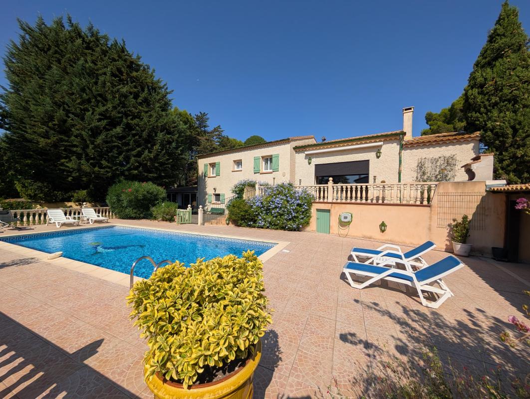Maison et grand terrain 10 pièces