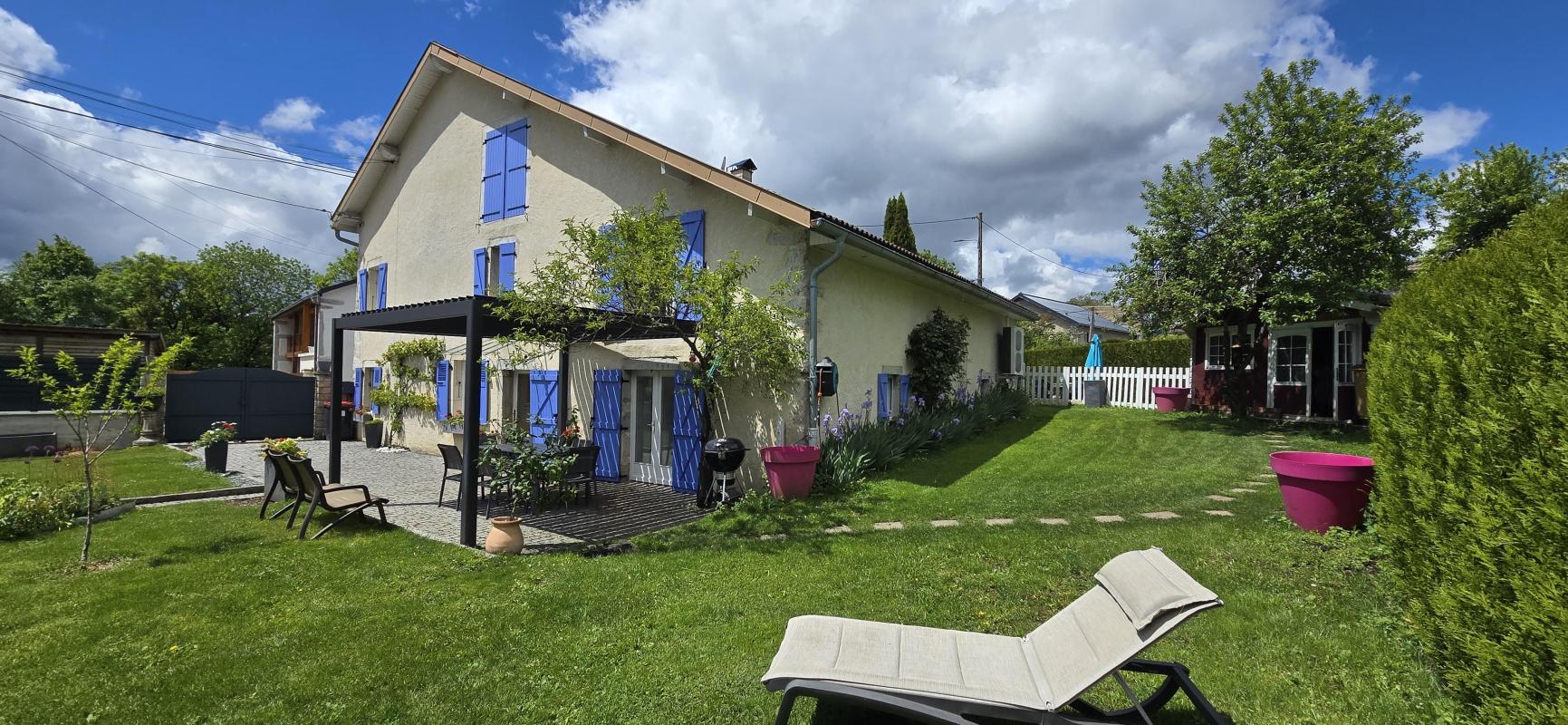 Maison en pierre 9 pièces