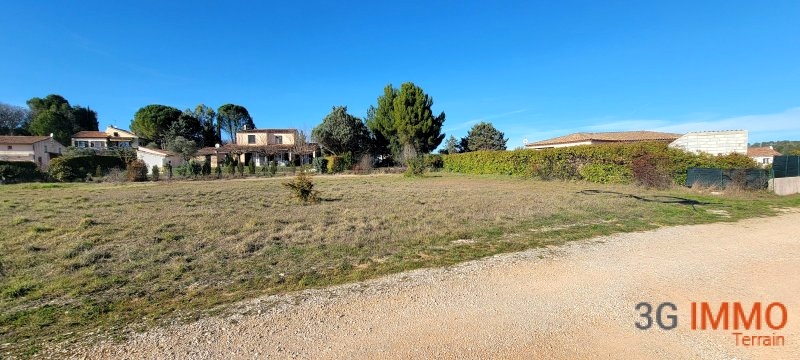 Terrain — Brue-Auriac