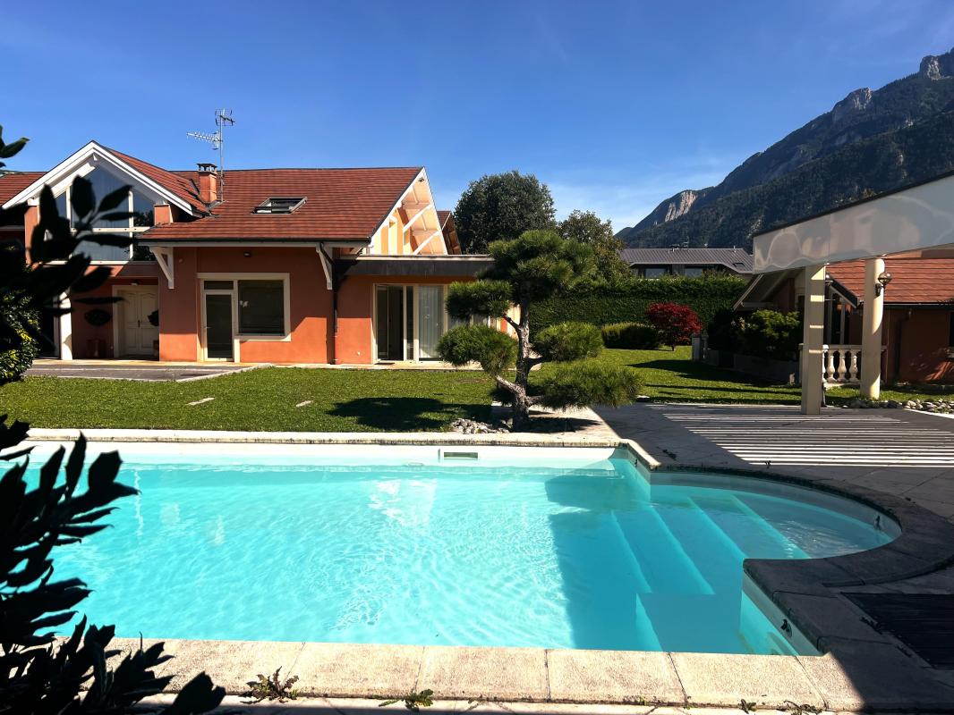 Villa 10 pièces