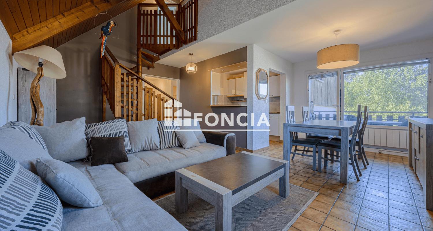 Appartement type 4 Duplex 3 chambres à Poisy avec Terrasse et parkings