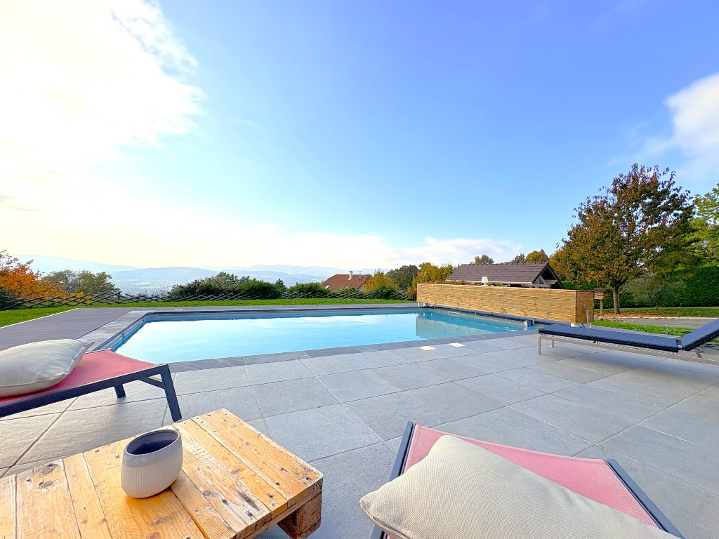 DEMEURE MODERNE de 2005 à la VUE EXCEPTIONNELLE - 210 M2 - 1200 m2 de TERRAIN - PISCINE - 8 PIECES