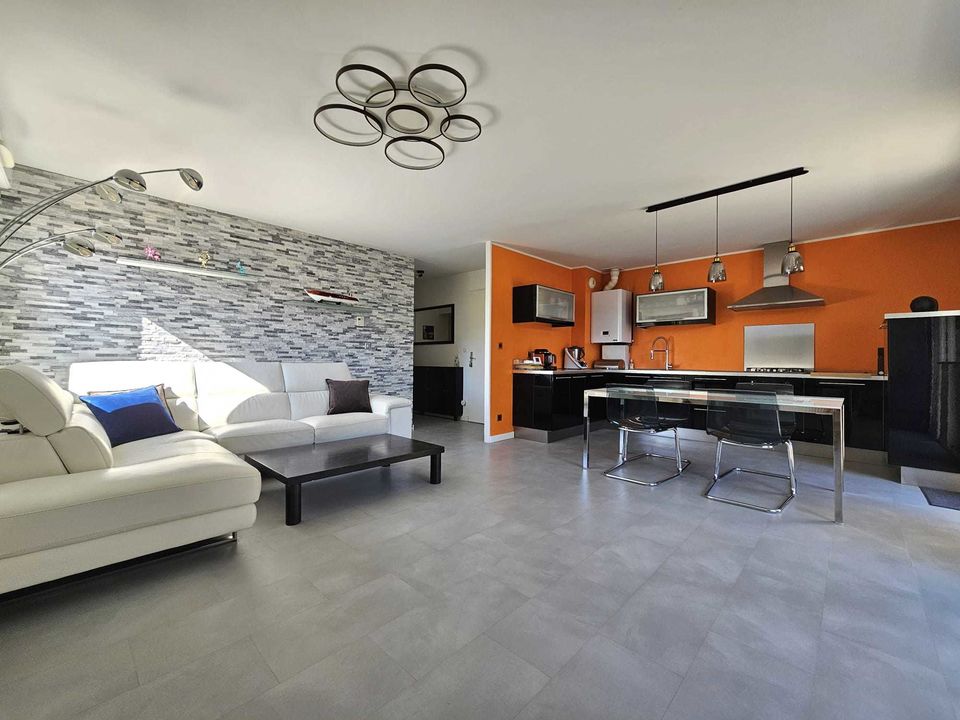 REIGNIER : APPARTEMENT DERNIERE ETAGE TYPE 3 AVEC TERRASSE