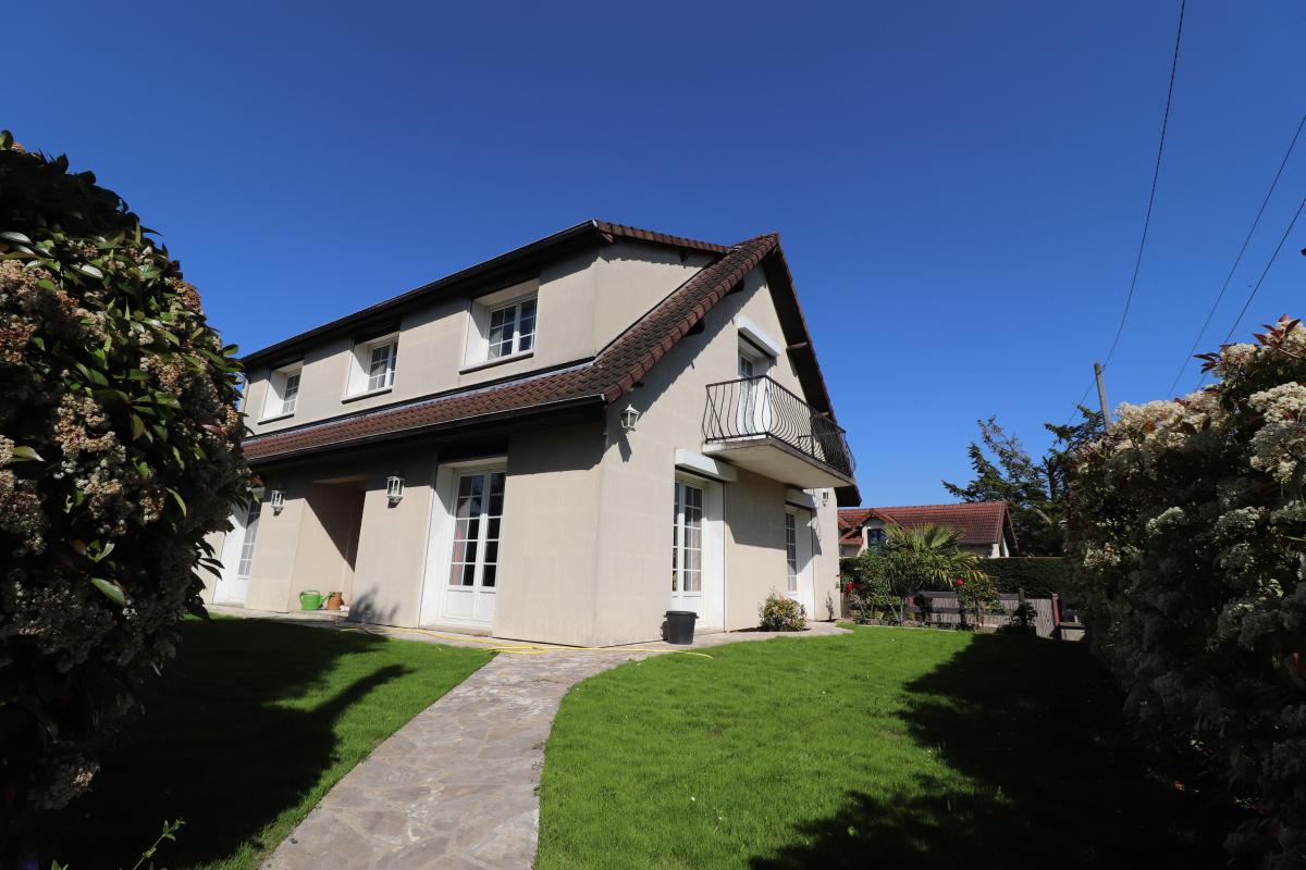 Maison 8 Pièce(s) Croissy-sur-Seine