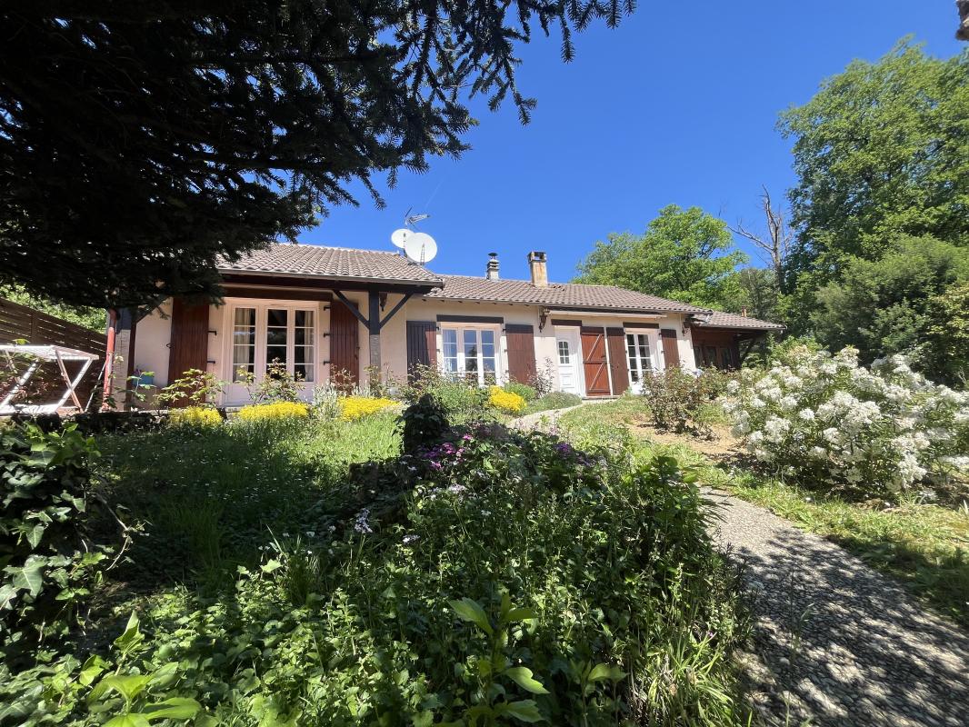 Maison 140m² — Étagnac