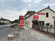 Premises 440m² — Chamboret