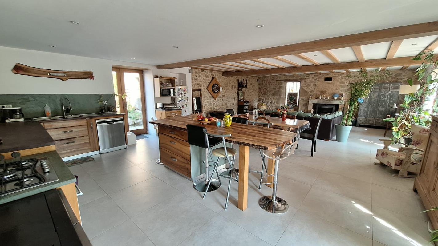Maison 221m² — Savignac-de-Nontron