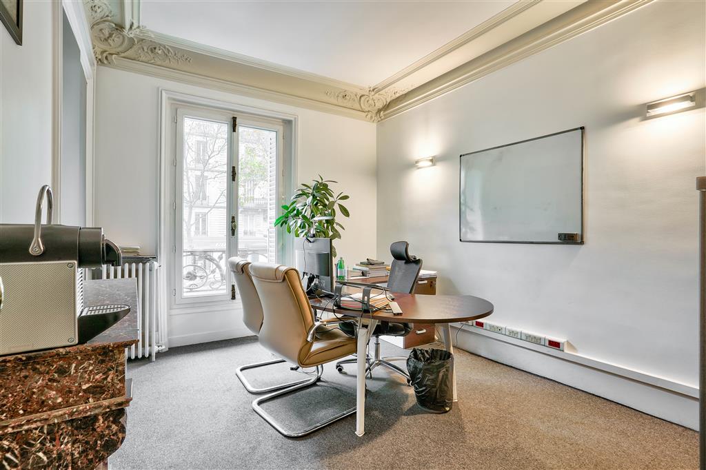 A vendre Bureaux 261 m² Paris 08