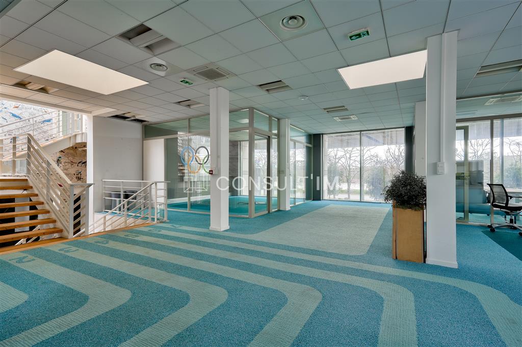 Bureaux 3 258 m² Saint-Cloud