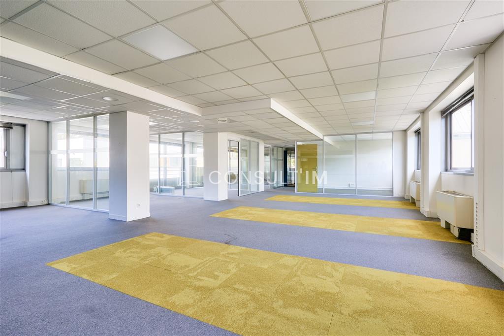 A proximité du métro Boulogne Jean Jaurès, à louer, bureaux de 357m²