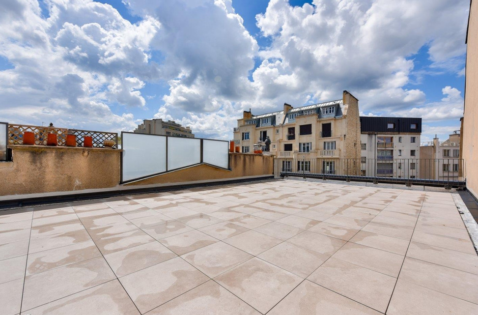 Dans un bel hôtel particulier, à louer bureaux de standing