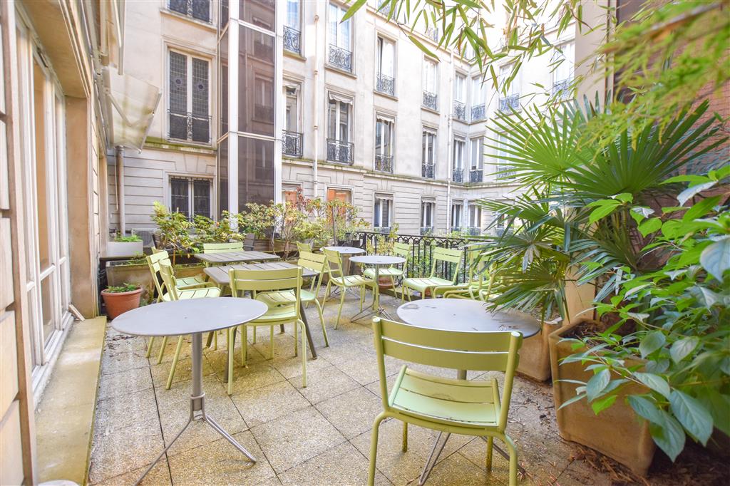 Bureaux 245 m² avec terrasse proche métro Miromesnil