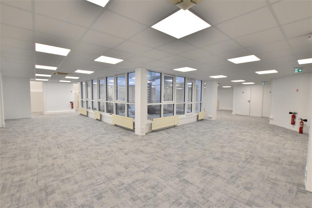 Bureaux à louer de 317 m²